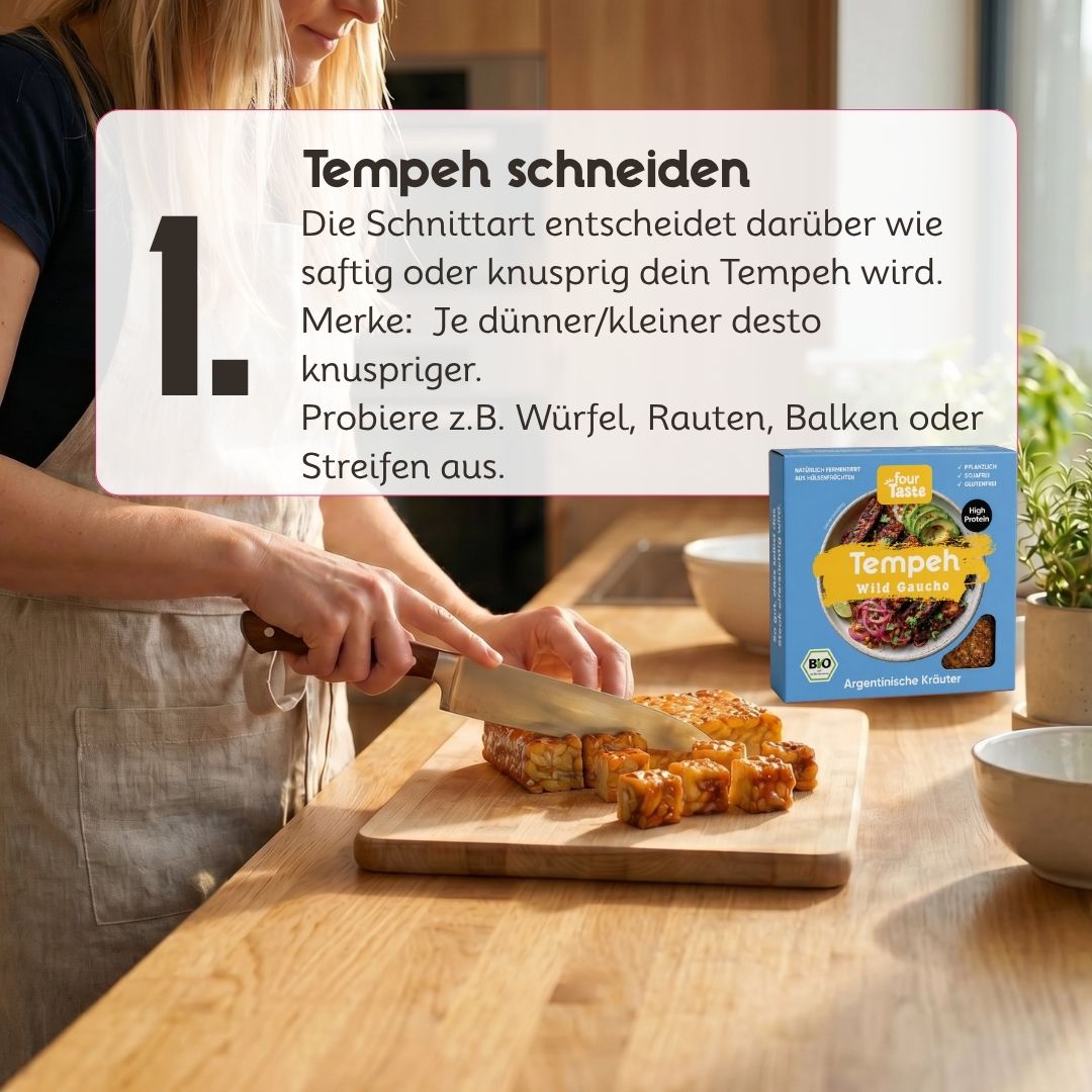 Nahaufnahme einer Frau beim Schneiden von mariniertem Tempeh in Würfel auf einem Holzbrett. Der fourTaste Tempeh WildGaucho wird für eine knusprige oder saftige Zubereitung vorbereitet. Tipps zur Tempeh-Zubereitung und Schnittarten im Bild integriert.